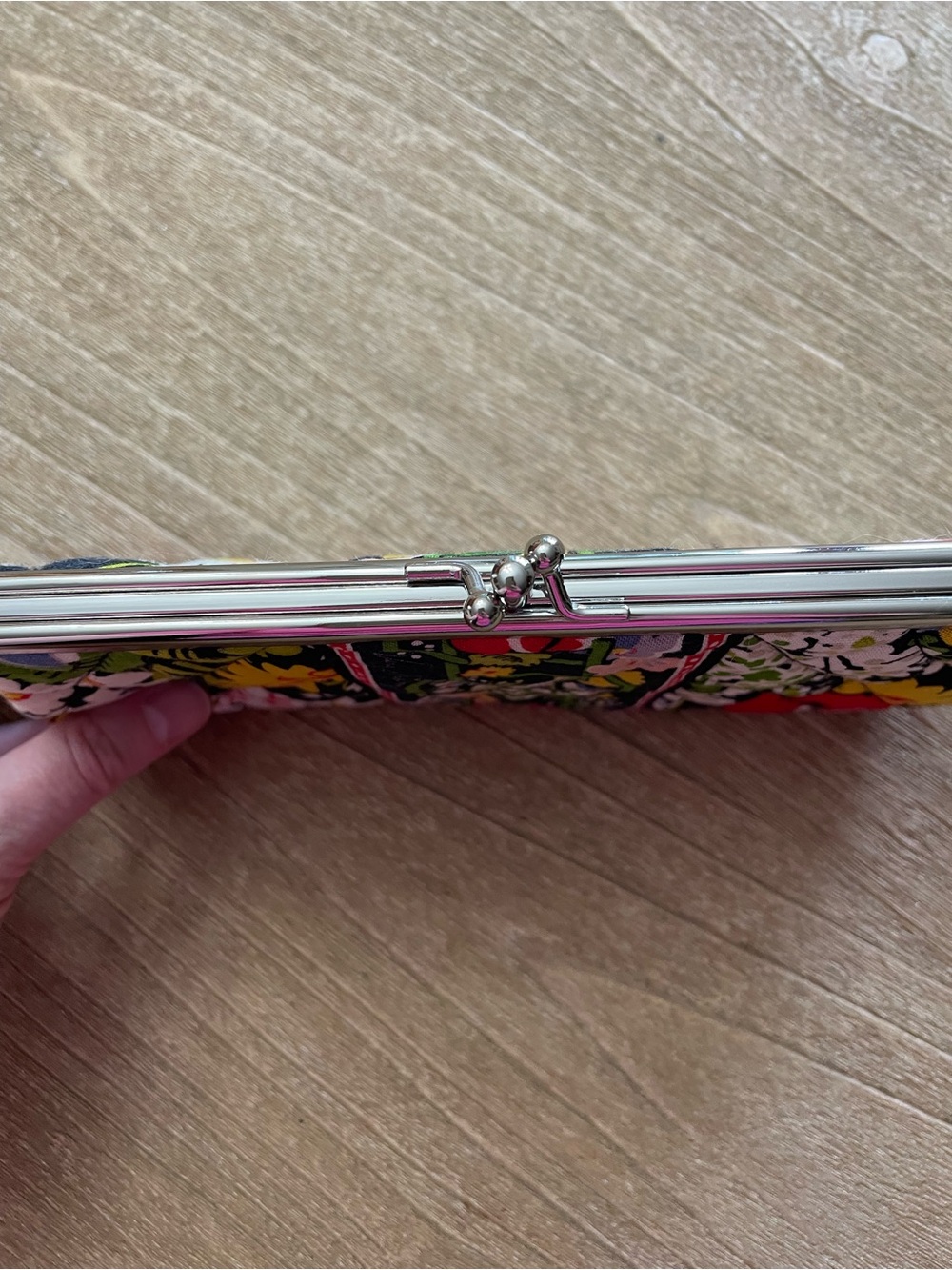 Vera Bradley Poppy Fields Floral Quilted Floral Clutch Wallet - Picture 3 of 7
